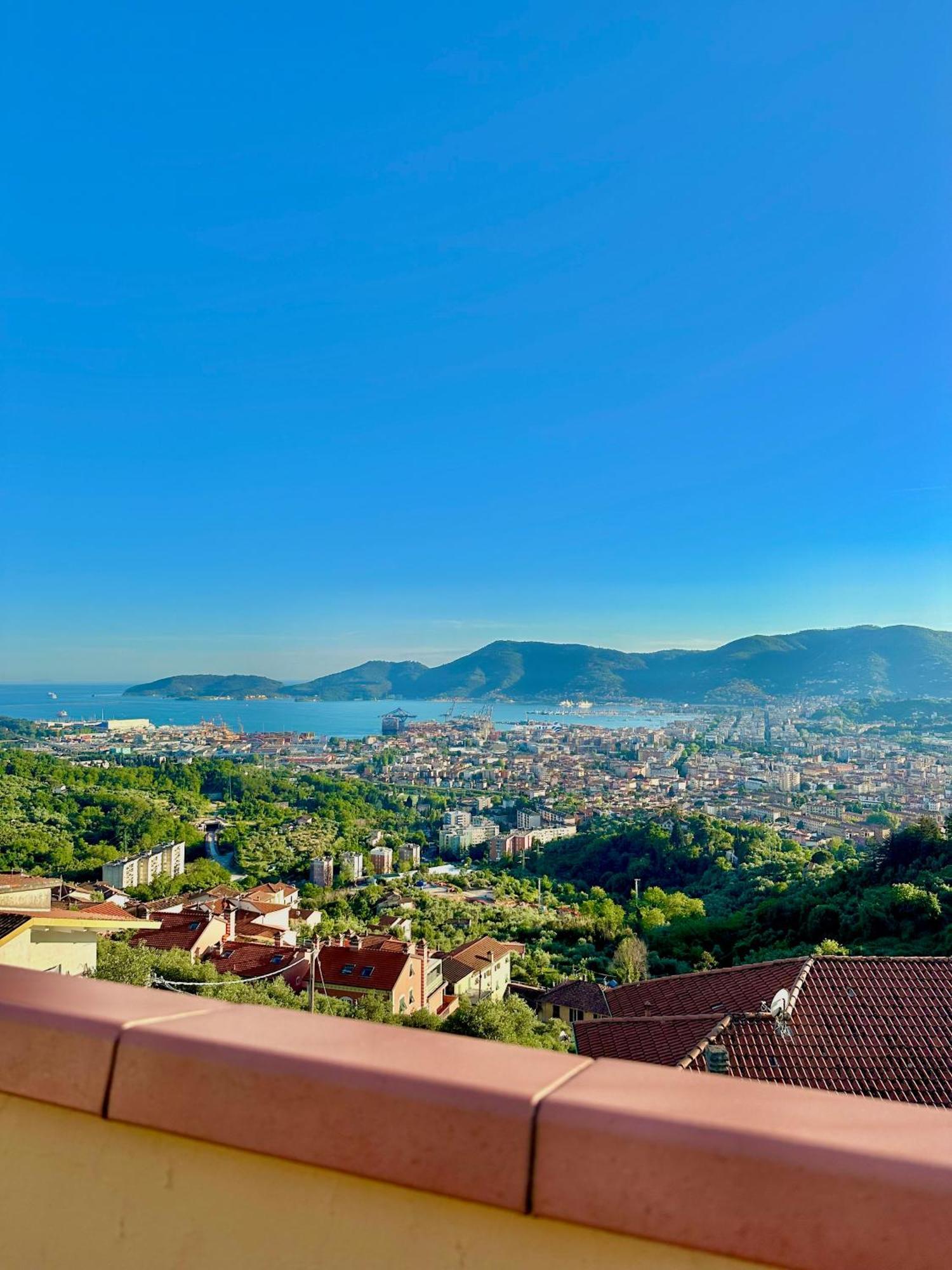 La Spezia Vezzano 5 Terre - Il Ciliegio Apartment Вецано Лигуре Екстериор снимка